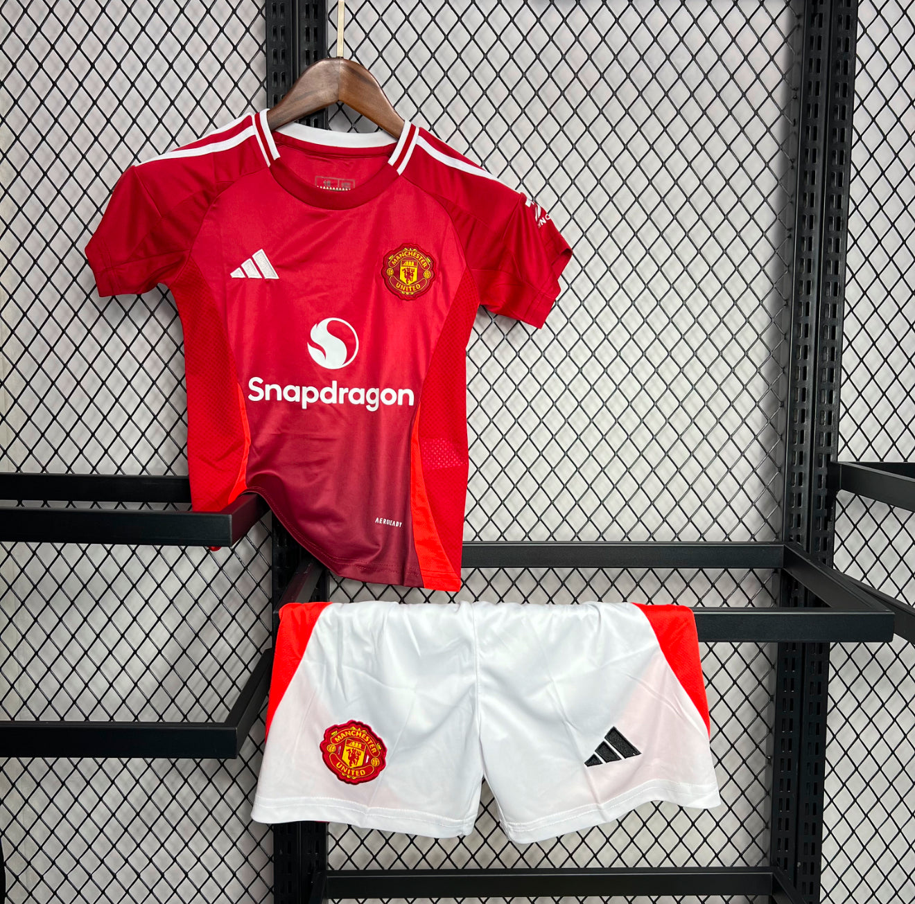 24/25 Manchester United Kids Kit