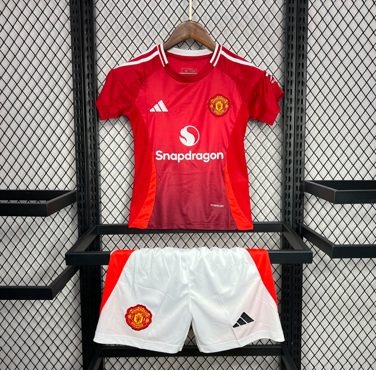 24/25 Manchester United Kids Kit