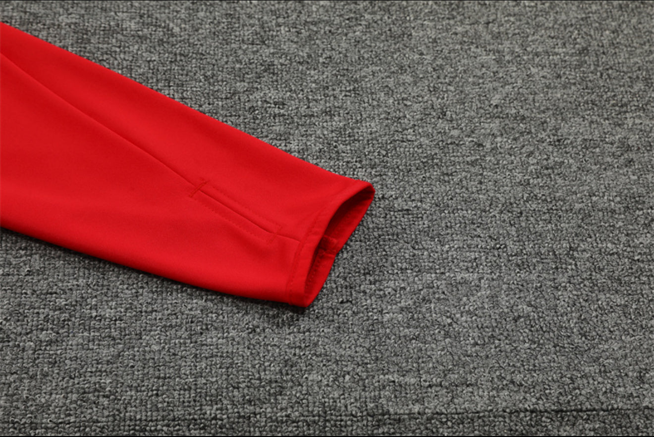 24/25 Manchester United Red 1/4 Zip Tracksuit