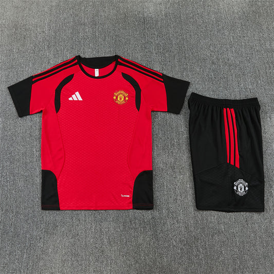 26/27 Manchester United Red/Black Shorts Training Set