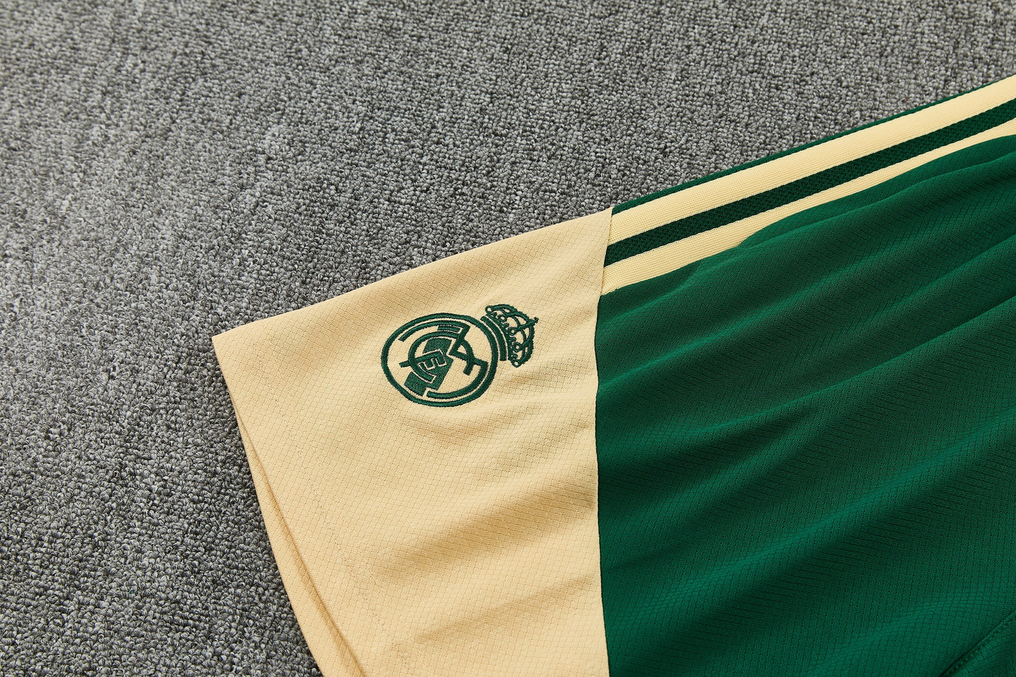 26/27 Real Madrid Green/Gold Vest Training Set