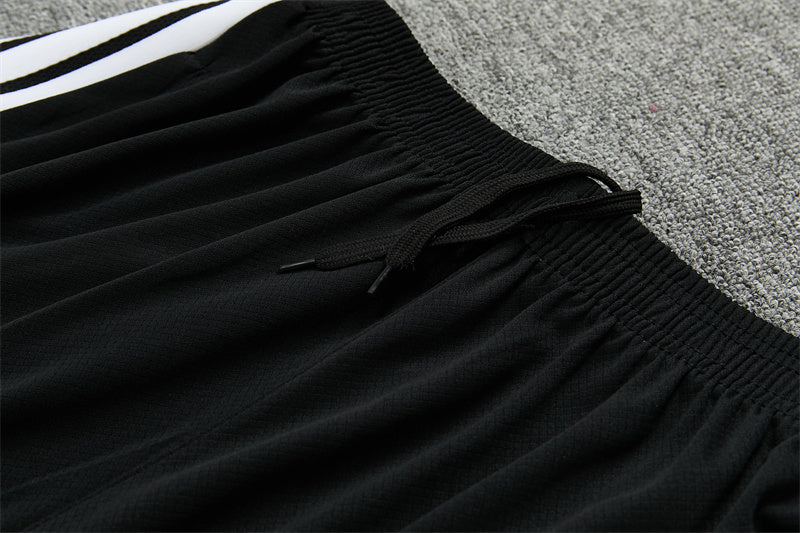 26/27 Liverpool Black ShortsTraining Set