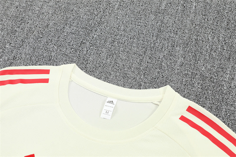 25/26 Liverpool Cream/Black Shorts Training Set