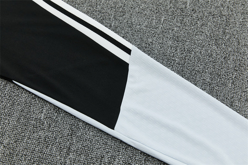 26/27 Liverpool FC Black And White 1/4 Zip Tracksuit