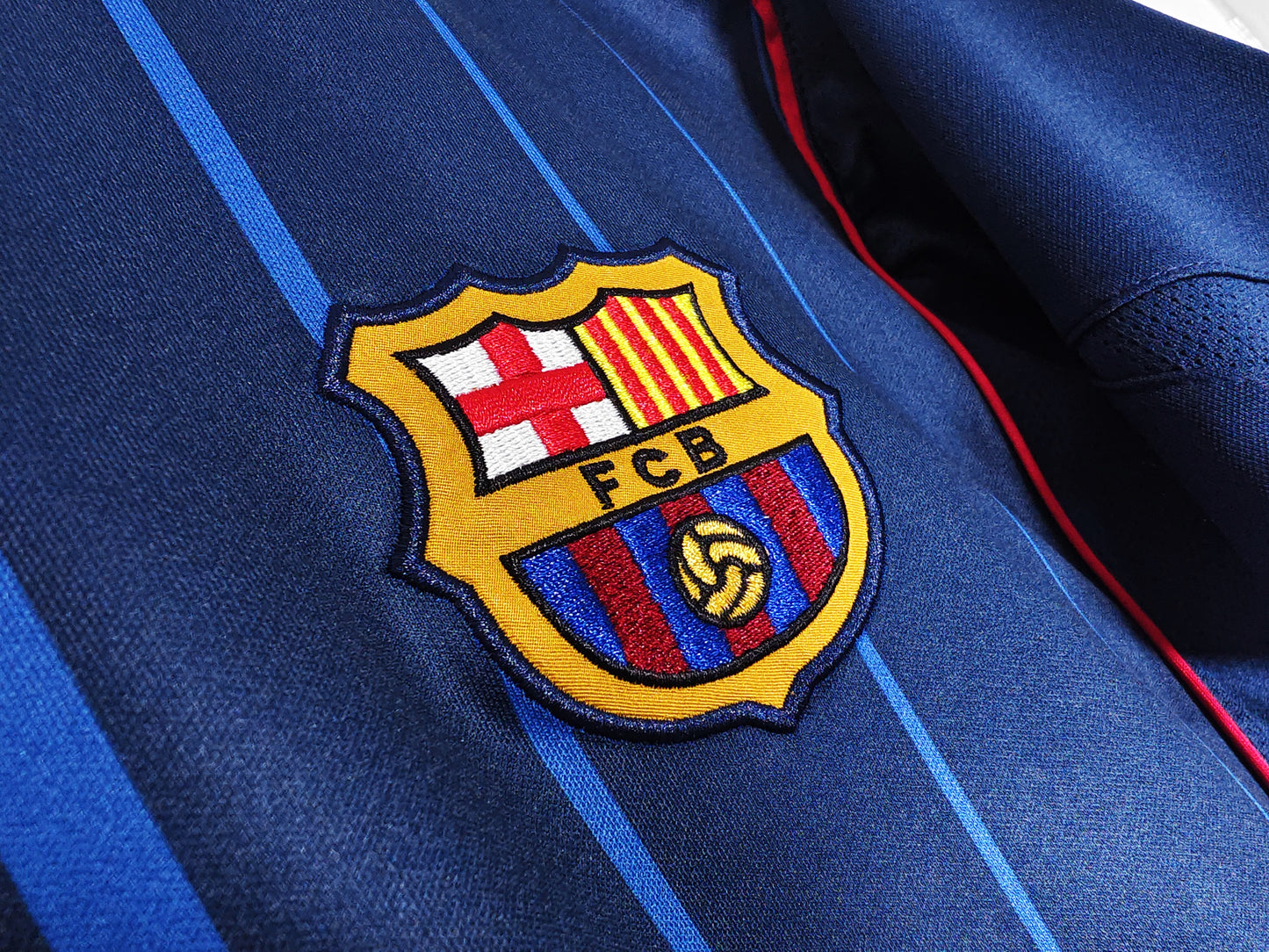2004/05 FC Barcelona Retro Away Jersey