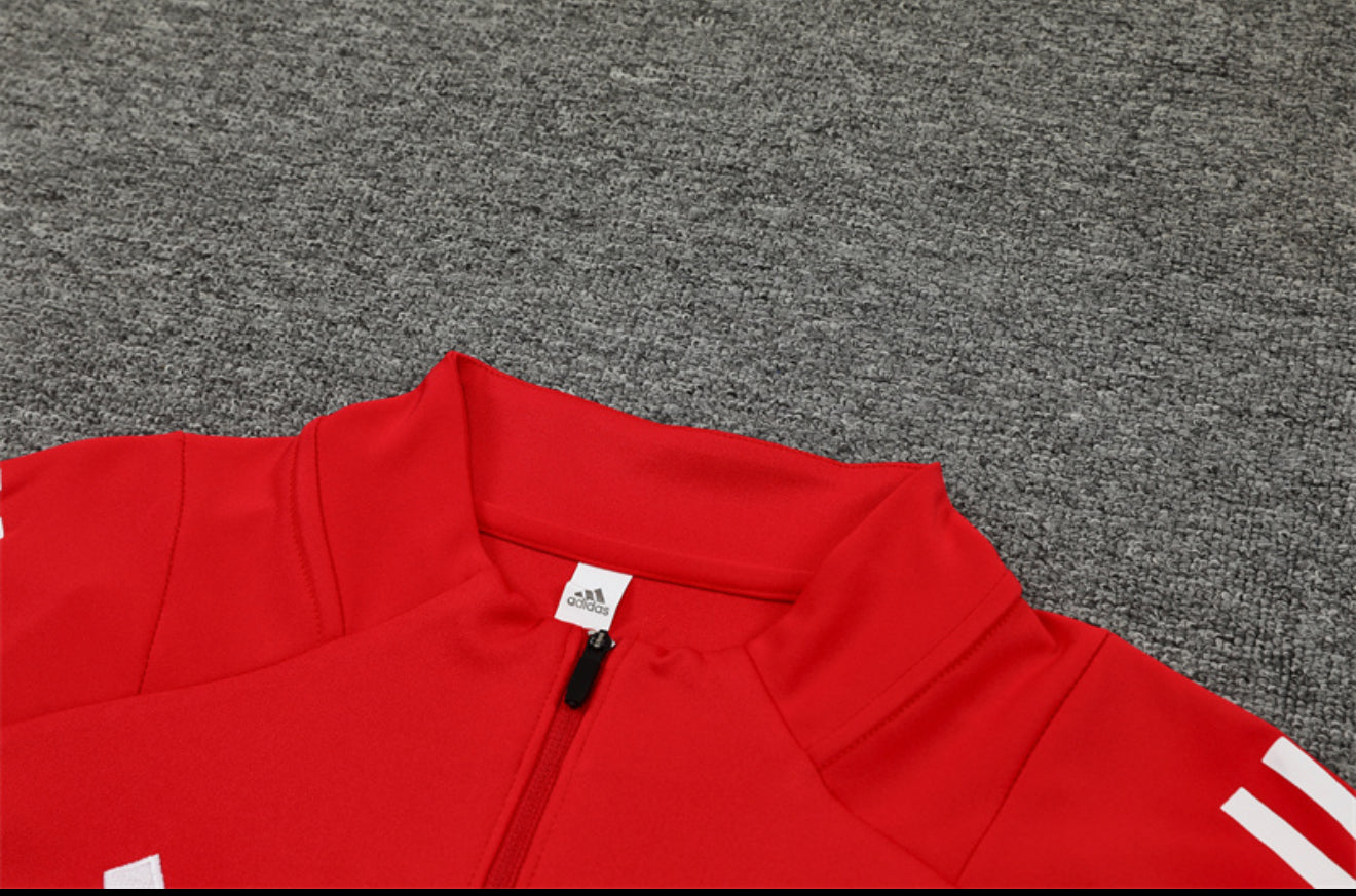 24/25 Manchester United Red 1/4 Zip Tracksuit