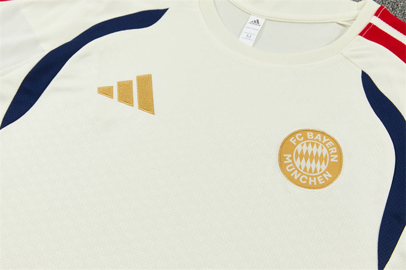 26/27 FC Bayern Munich Cream/Navy Short Training Set