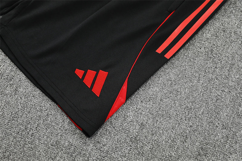 25/26 Manchester United Black/Red Shorts Training Set