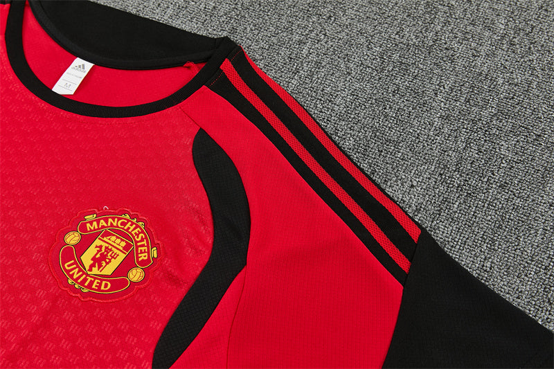 26/27 Manchester United Red/Black Shorts Training Set