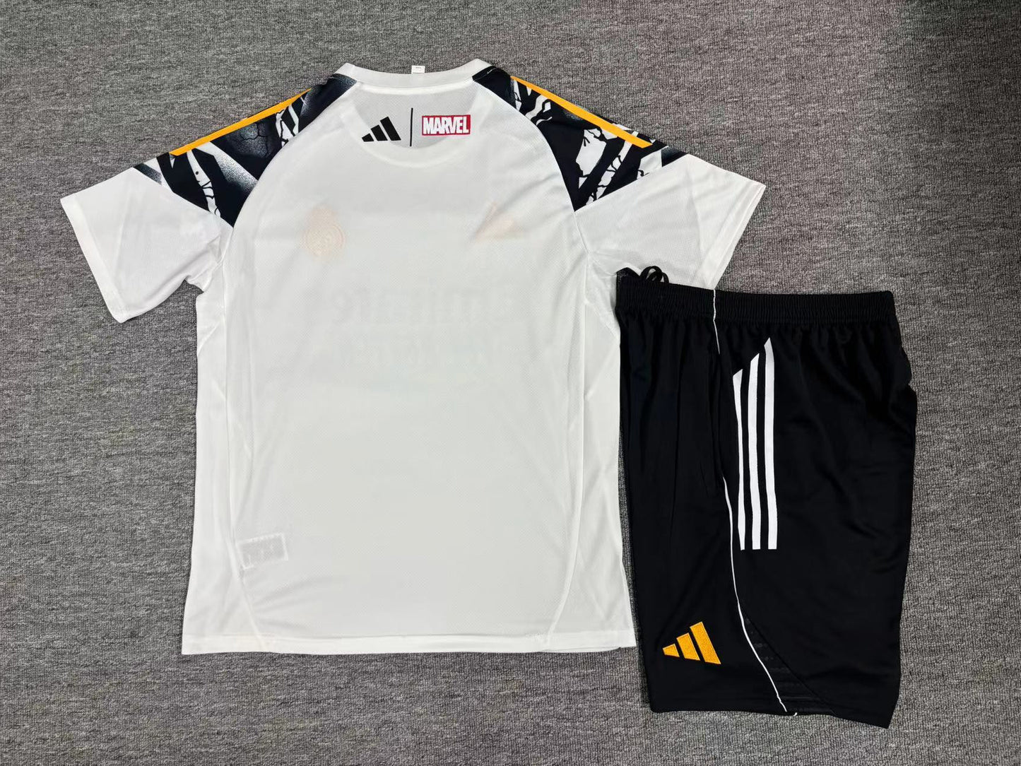 Real Madrid x Marvel White Shorts Training Set