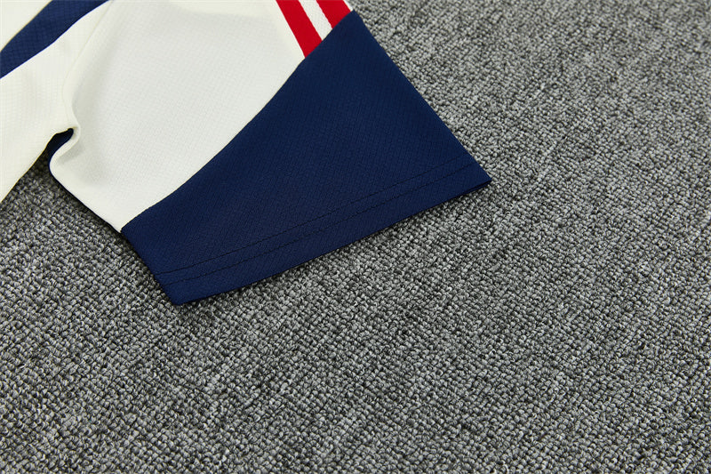 26/27 FC Bayern Munich Cream/Navy Short Training Set
