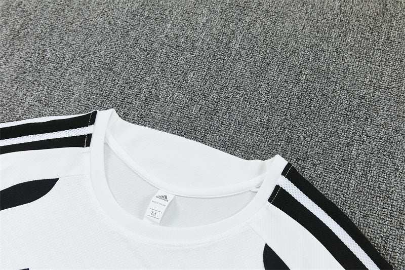 26/27 Juventus White/Black Shorts Training Set