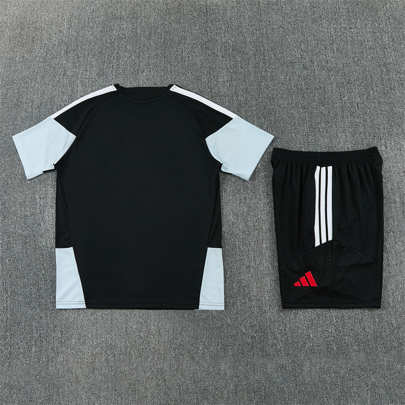 26/27 Liverpool Black ShortsTraining Set