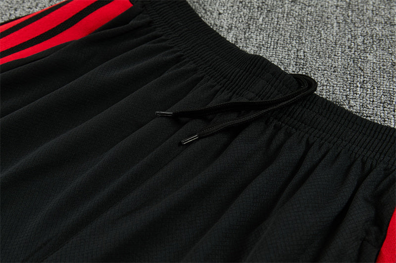 26/27 Manchester United Red/Black Shorts Training Set