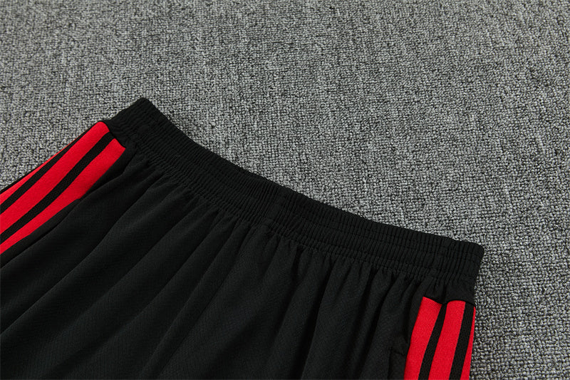 26/27 Manchester United Red/Black Shorts Training Set