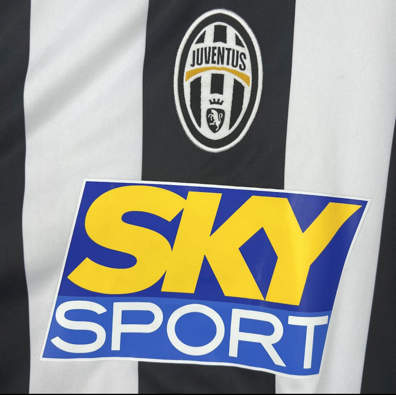04/05 Juventus Retro Home Jersey