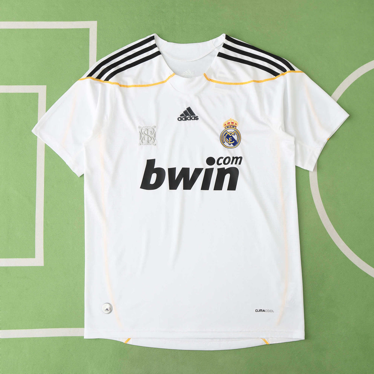 09/10 Real Madrid Retro Home Jersey