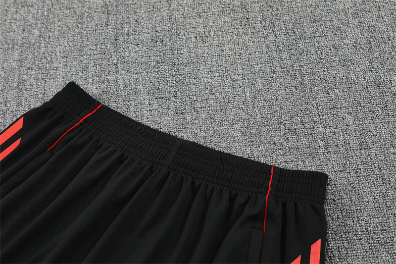 25/26 Manchester United Black/Red Shorts Training Set