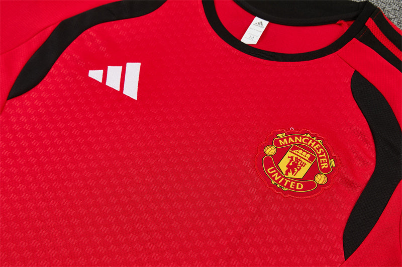 26/27 Manchester United Red/Black Shorts Training Set