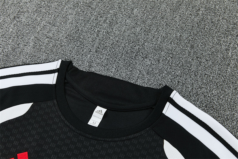 26/27 Liverpool Black ShortsTraining Set