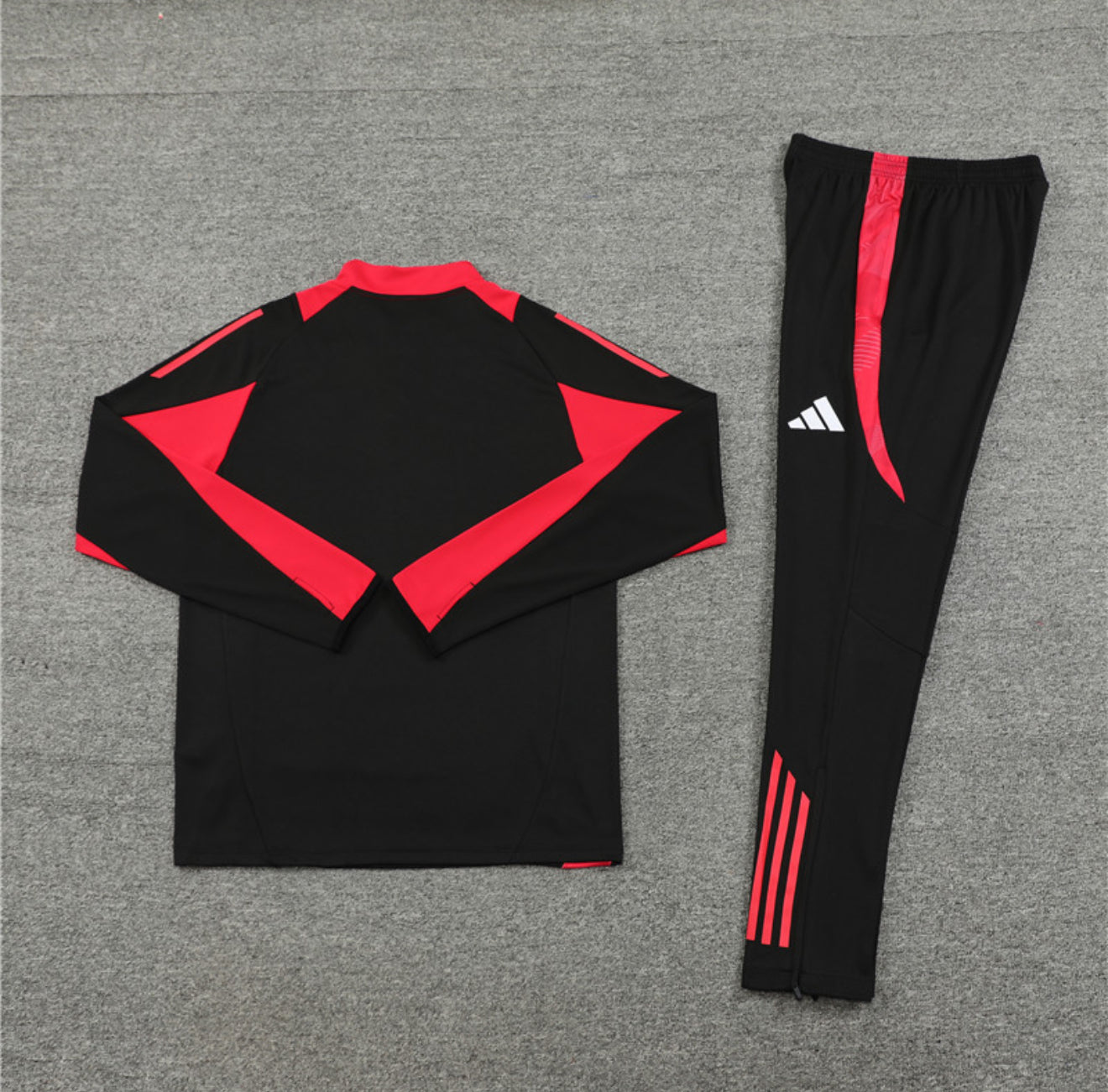 24/25 FC Bayern Munich Black And Red 1/4 Zip Tracksuit