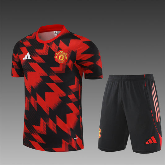 25/26 Manchester United Black/Red Shorts Training Set