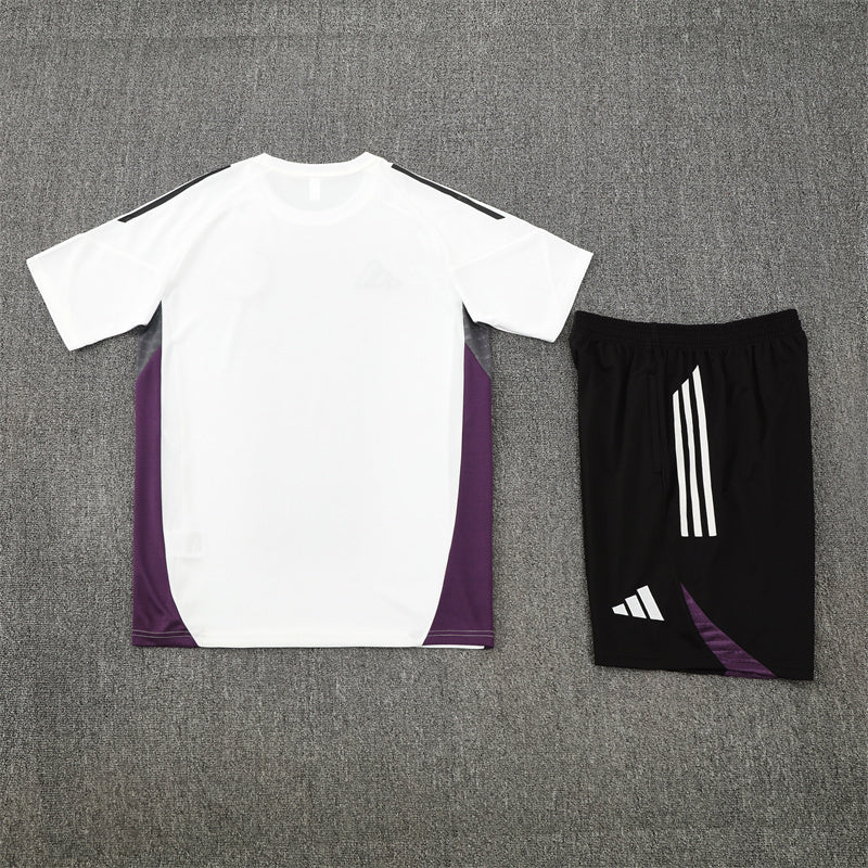 25/26 Manchester United Cream/Purple Shorts Training Set