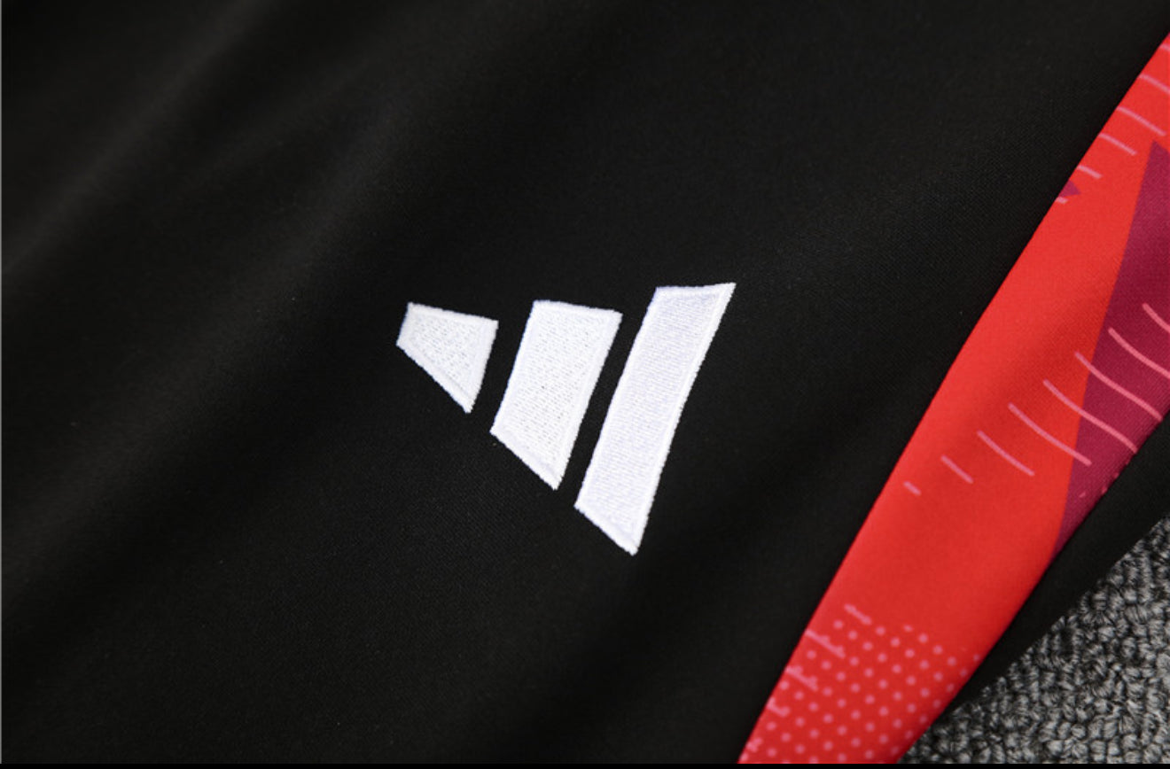 24/25 Manchester United White, Black And Red 1/4 Zip Tracksuit