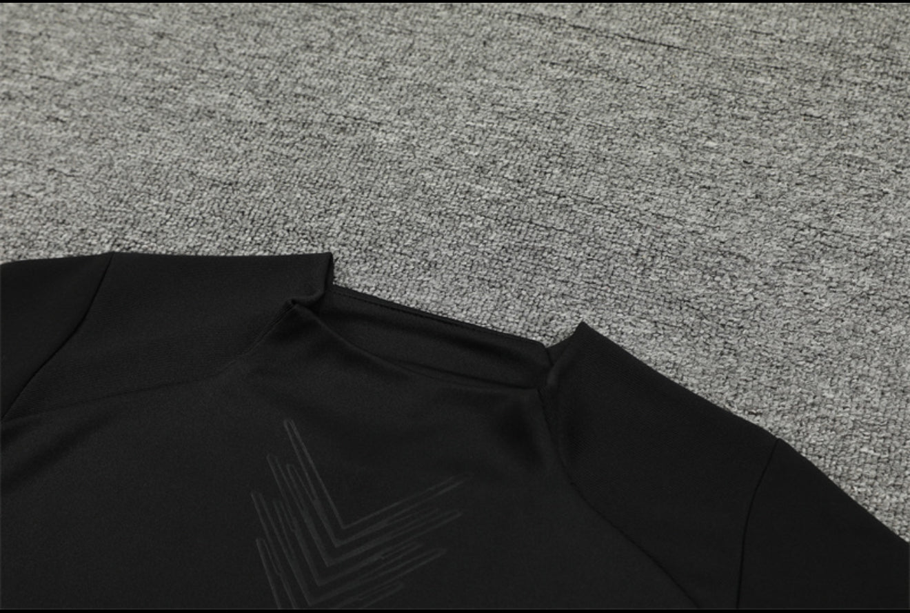 24/25 Real Madrid Black And Gold Tracksuit