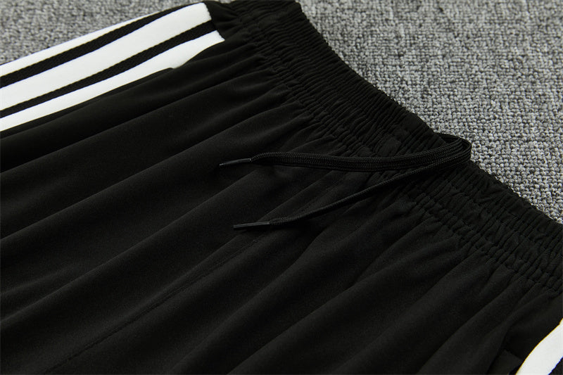 26/27 Liverpool FC White And Black 1/4 Zip Tracksuit