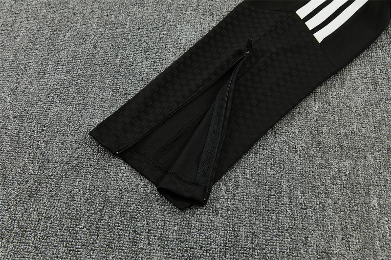 26/27 Liverpool FC White And Black 1/4 Zip Tracksuit