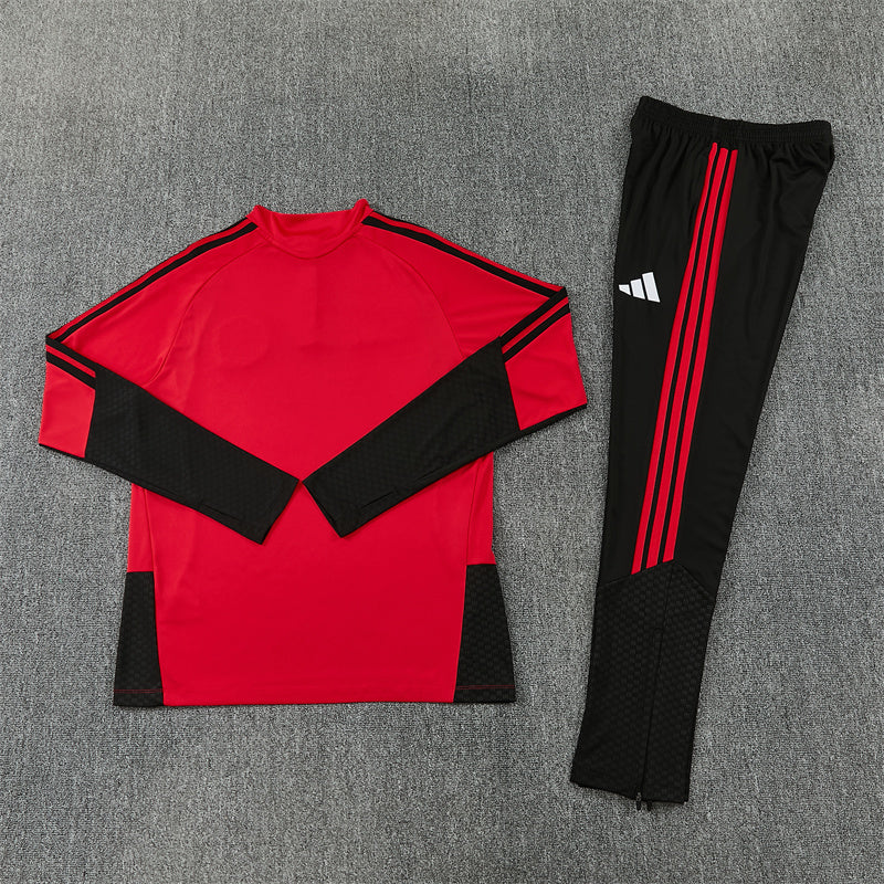 26/27 Manchester United Red And Black 1/4 Zip Tracksuit