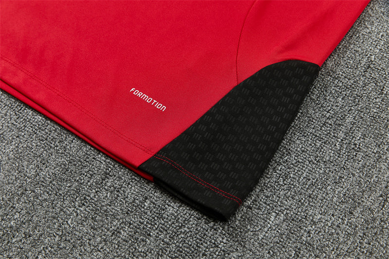 26/27 Manchester United Red And Black 1/4 Zip Tracksuit