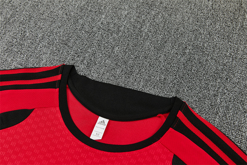 26/27 Manchester United Red/Black Shorts Training Set