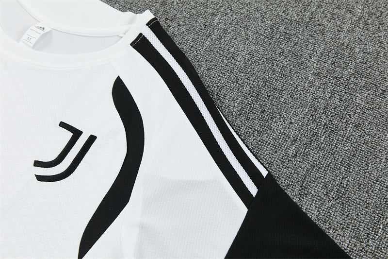 26/27 Juventus White/Black Shorts Training Set