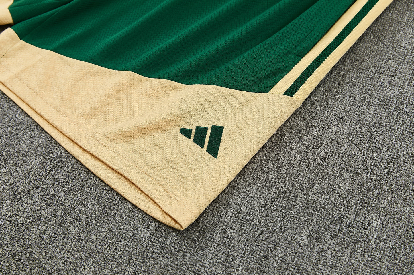 26/27 Real Madrid Green/Gold Vest Training Set